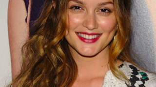 Leighton Books Shampoo Gig; Beverly Johnson Reportedly Threatens Ex